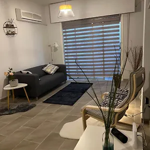 Joanna Court אכסניה לרנקה